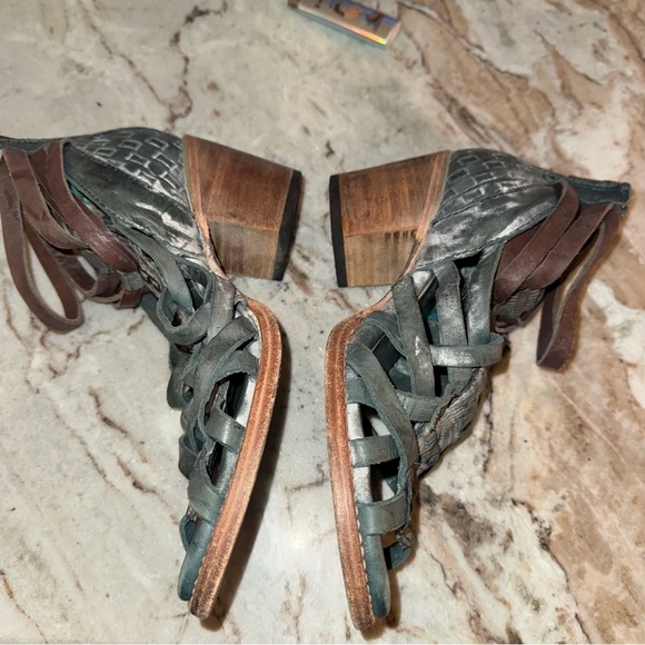 Freebird Women's Heeled Sandals in Gray and Brown - Picture 3 of 6